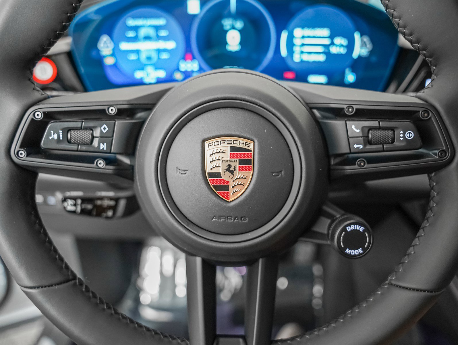 2025 Porsche Macan Electric photo 15