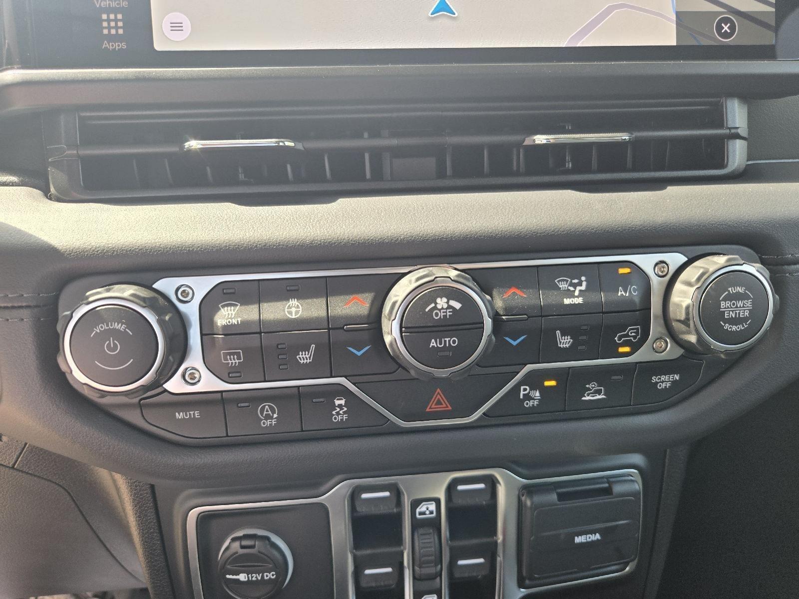 2025 Jeep Gladiator Mojave photo 16