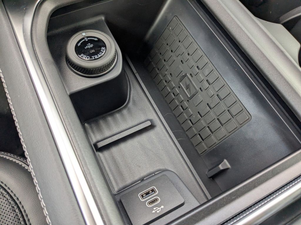 2025 Ford Expedition Platinum MAX photo 22