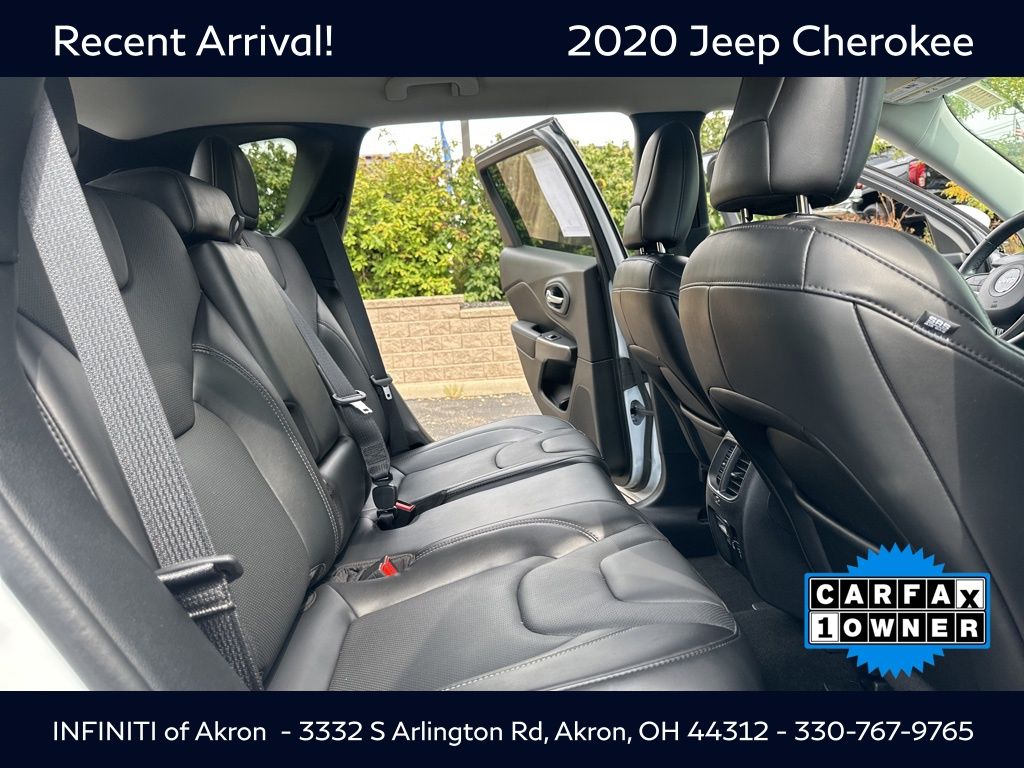 2020 Jeep Cherokee Latitude photo 28