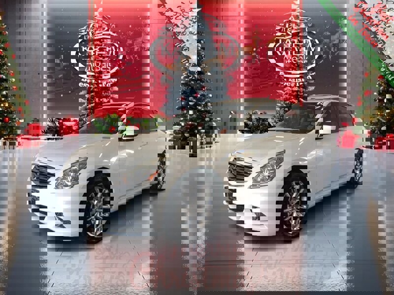 2015 INFINITI Q40 Base