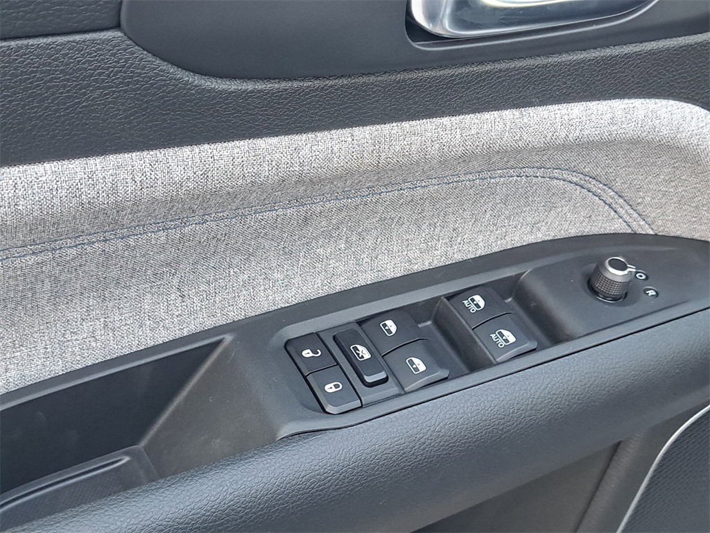 2025 Jeep Compass Sport photo 17