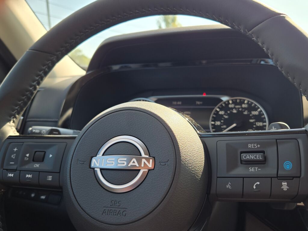 2025 Nissan Pathfinder SL photo 28