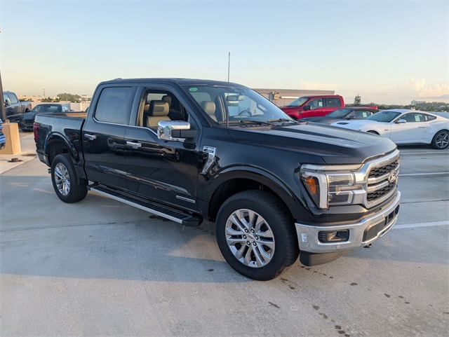 2025 Ford F-150 Lariat photo 2