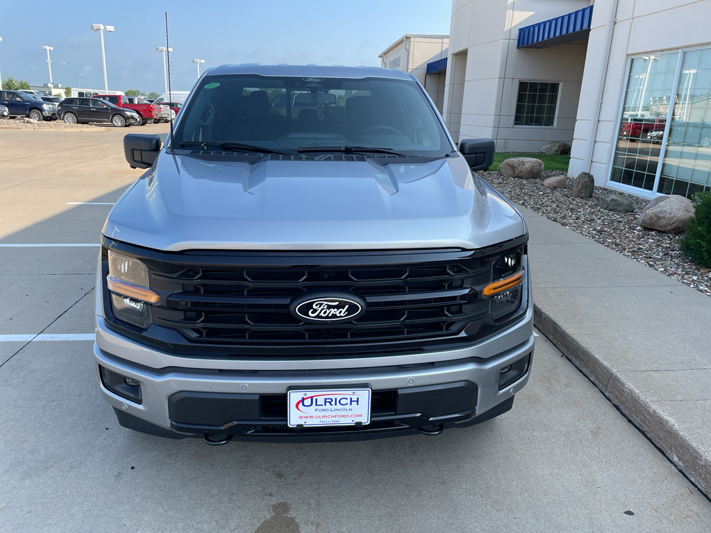 2025 Ford F-150 XLT photo 2