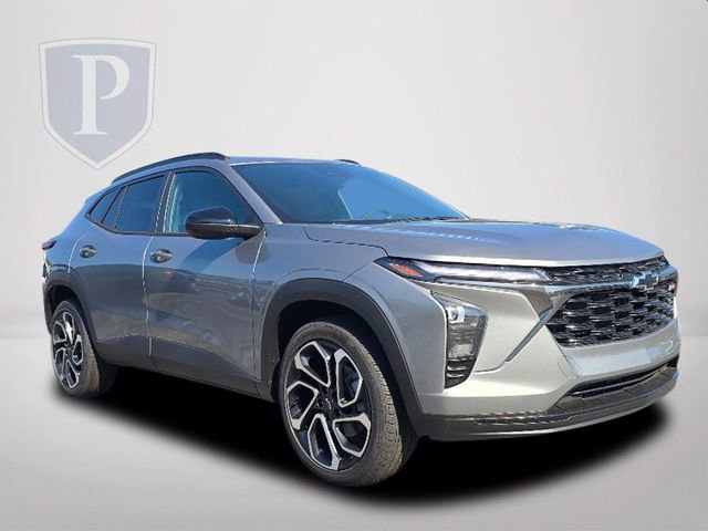 2025 Chevrolet Trax photo 2