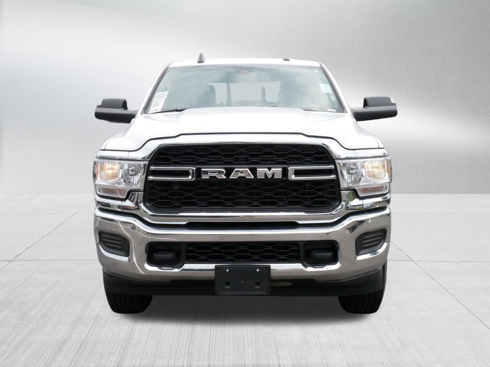2020 Ram 3500 Tradesman photo 2