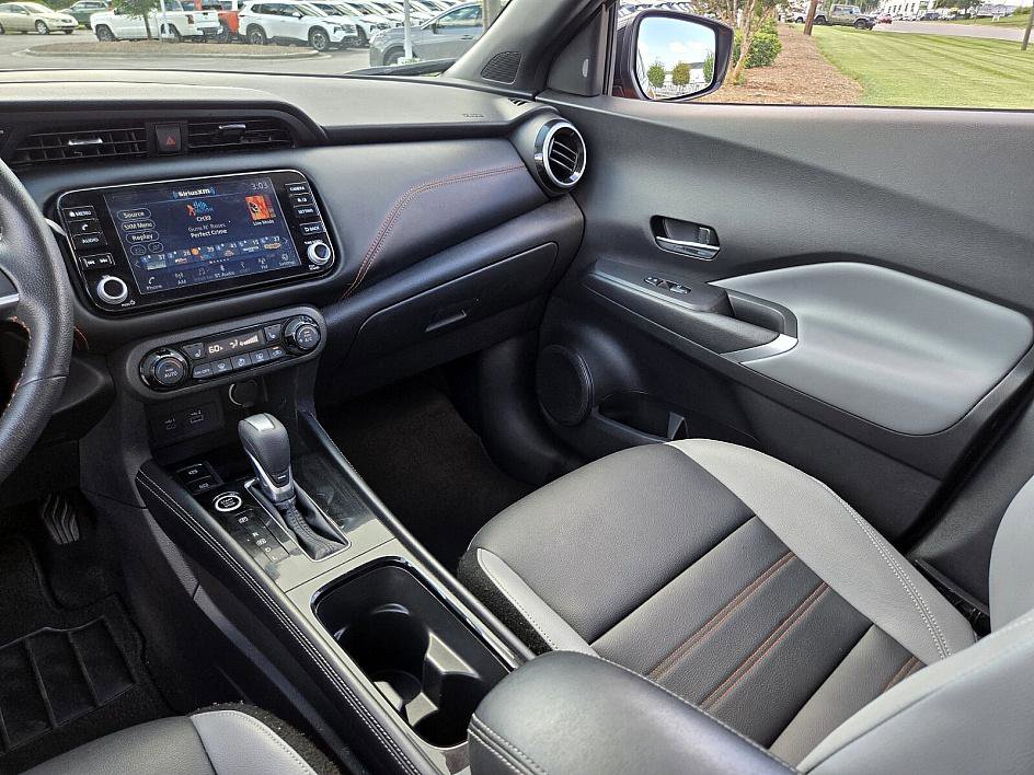 2023 Nissan Kicks SR photo 13
