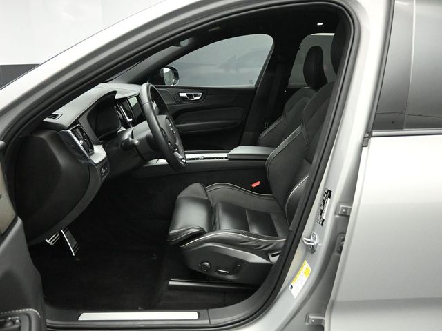 2022 VOLVO XC60 - Image 10