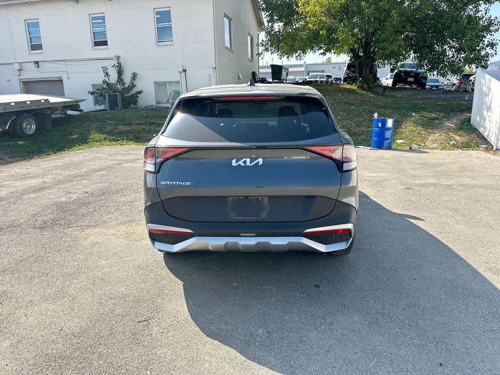 2024 Kia Sportage LX photo 4