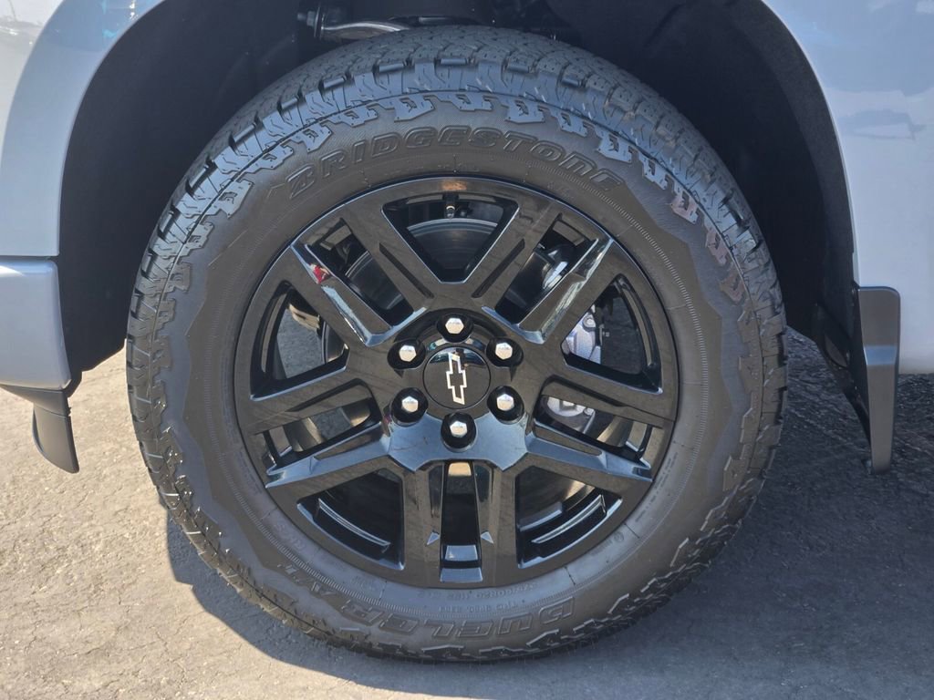 2025 Chevrolet Silverado 1500 Custom photo 9