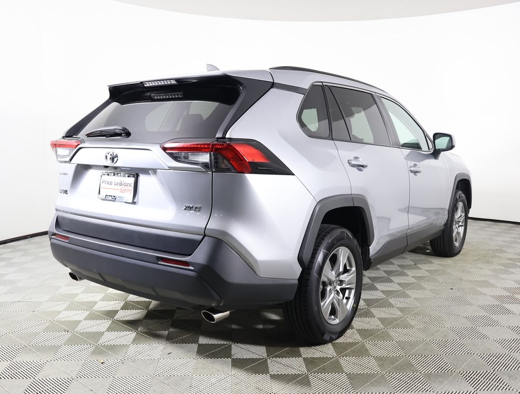 2024 Toyota RAV4 XLE photo 4