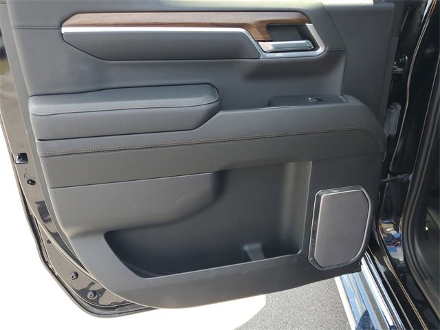 2022 Chevrolet Silverado 1500 High Country photo 24