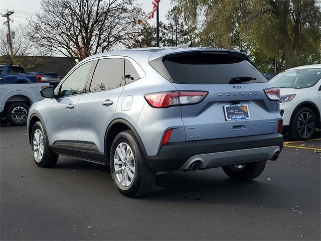 2022 Ford Escape SE photo 3