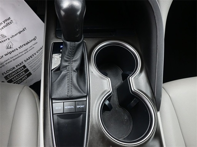 2023 Toyota Camry SE photo 4