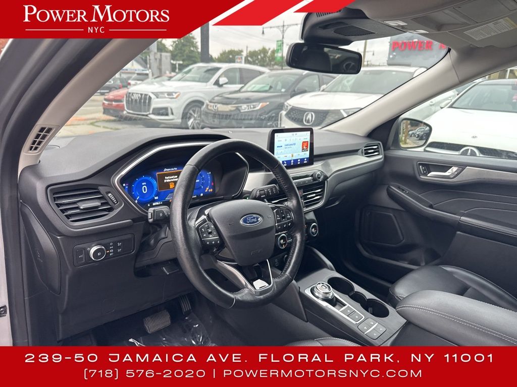 2021 Ford Escape Titanium photo 27