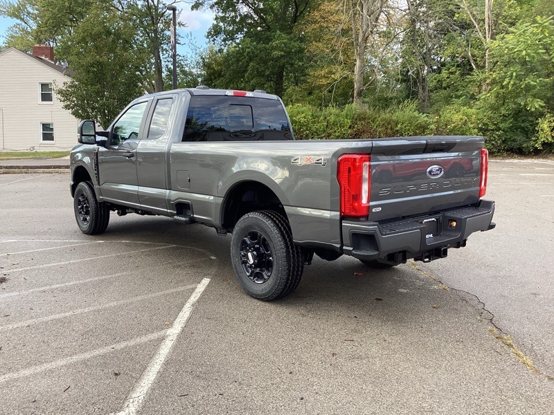 2026 Ford F-350 photo 5