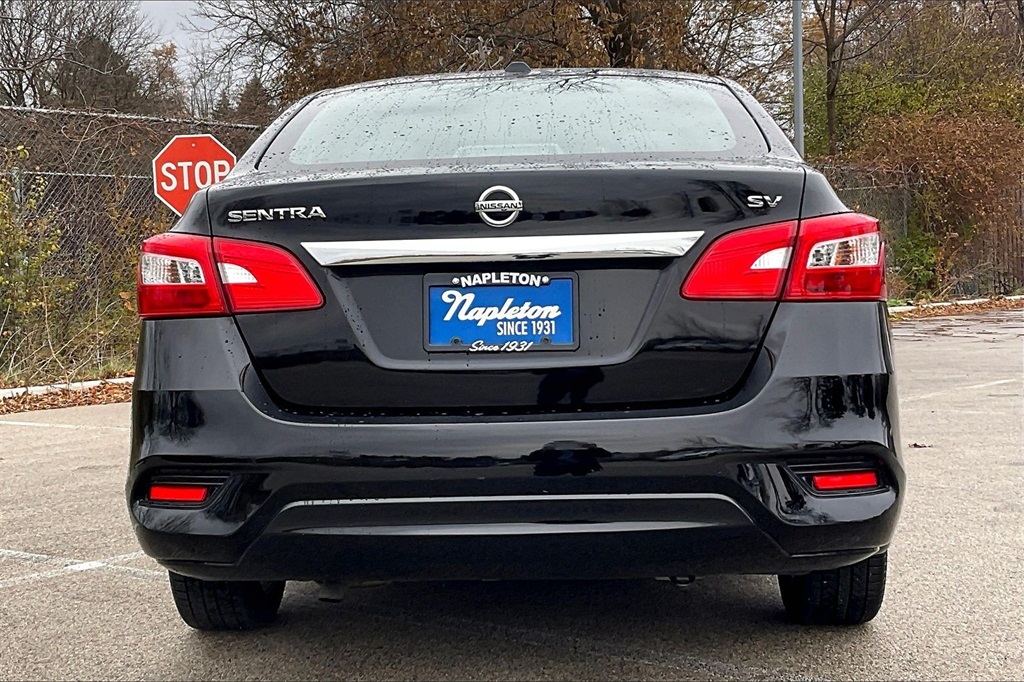 2018 Nissan Sentra SV photo 3