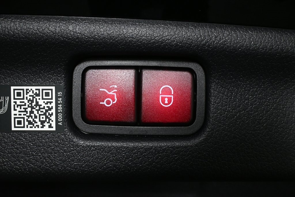 2025 Mercedes Benz C 300 photo 27