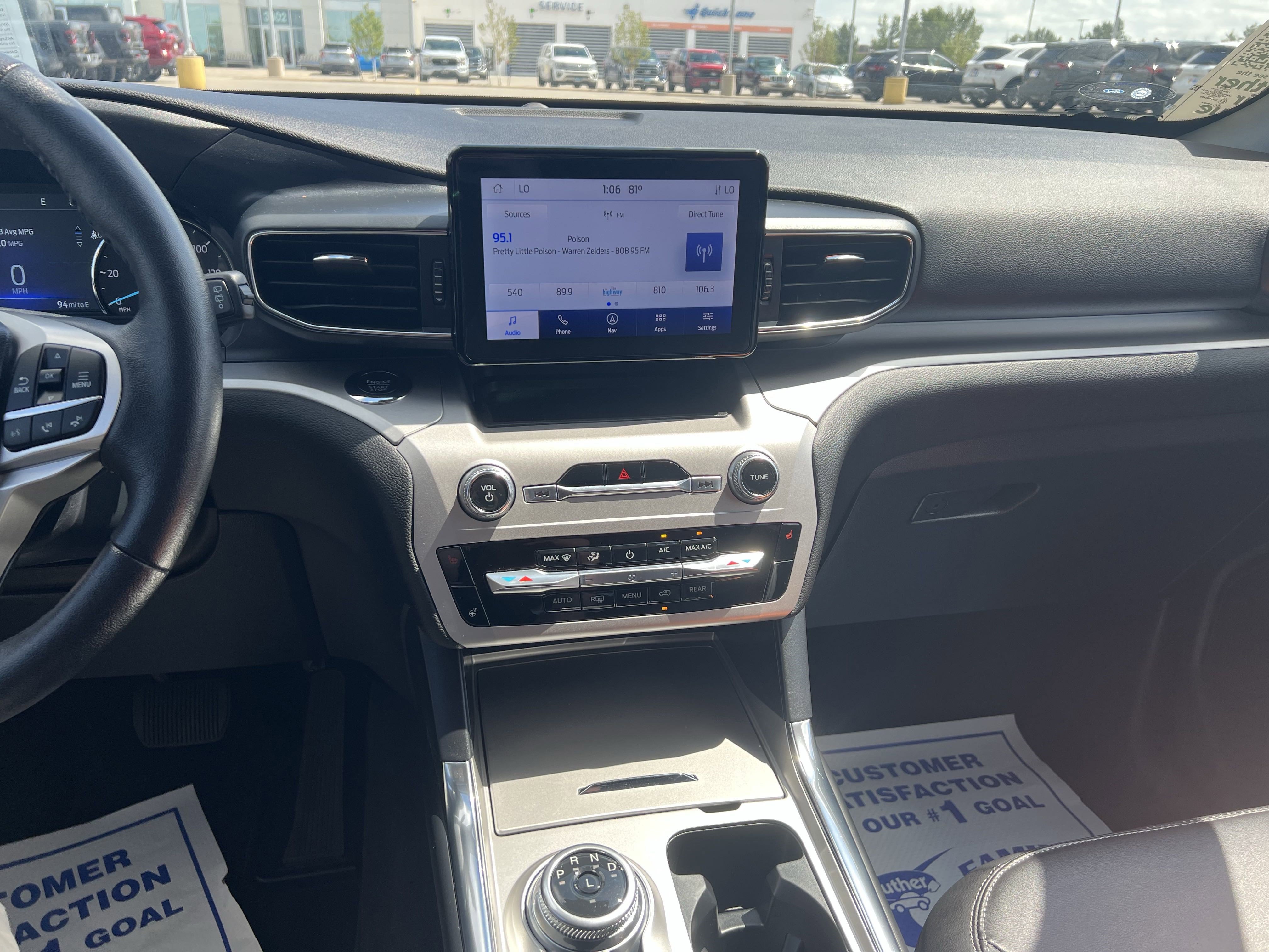 2022 Ford Explorer XLT photo 7