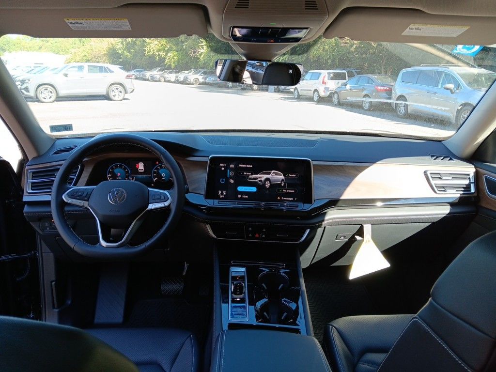 2025 Volkswagen Atlas SE Technology photo 12