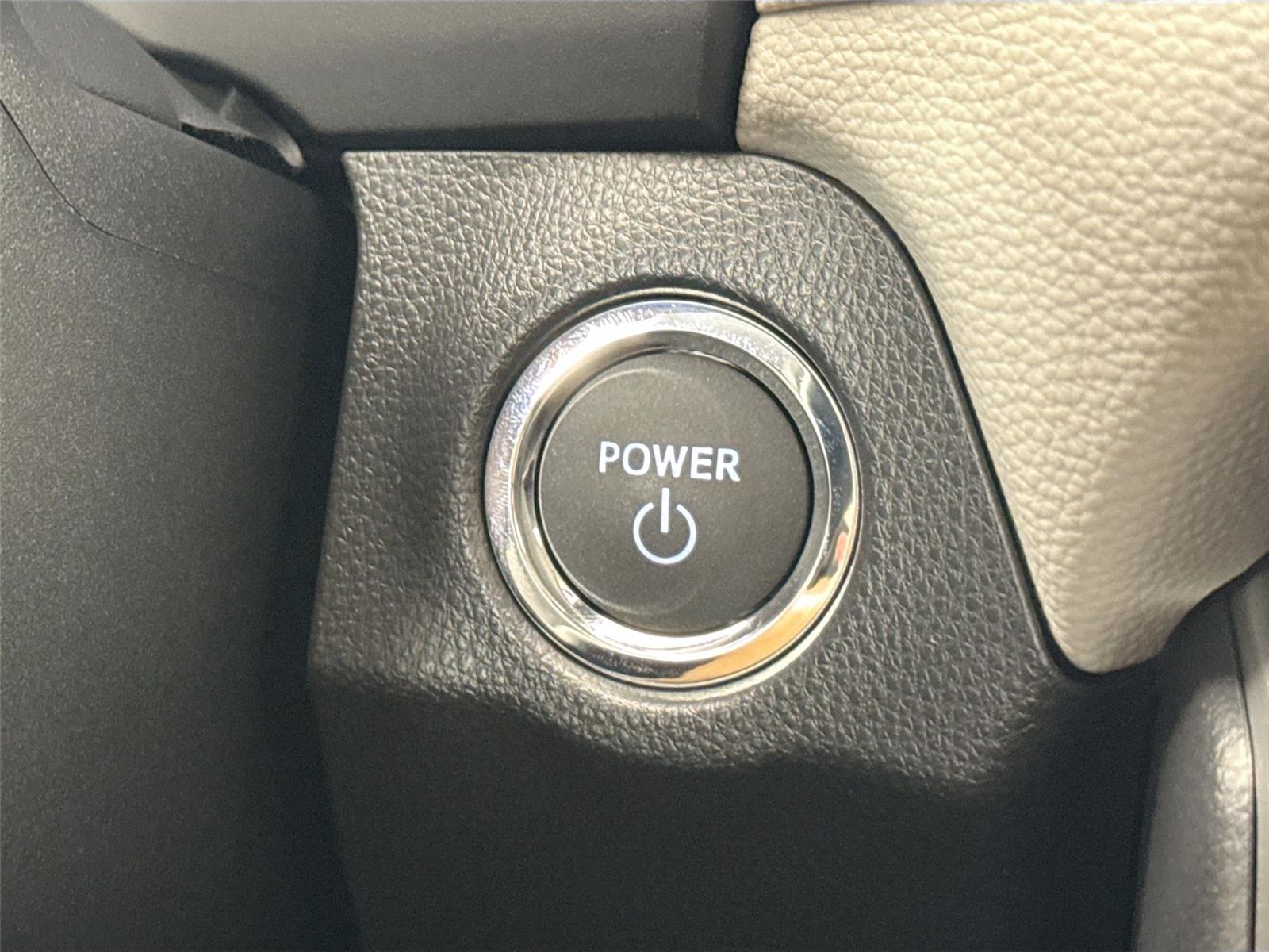 2025 Toyota RAV4 Hybrid XLE photo 38