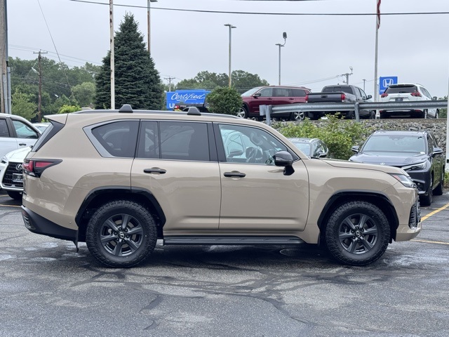 2025 Lexus LX photo 4