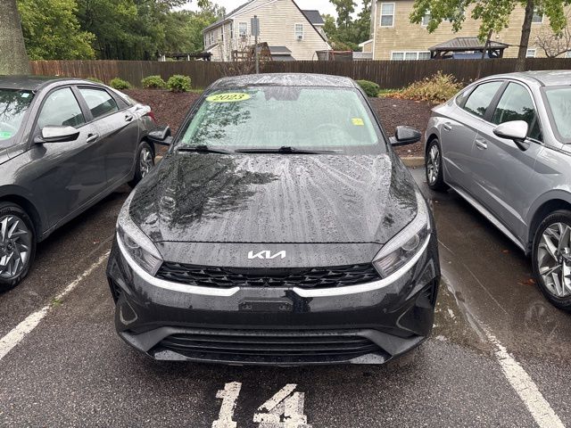 2023 Kia Forte LXS photo 3