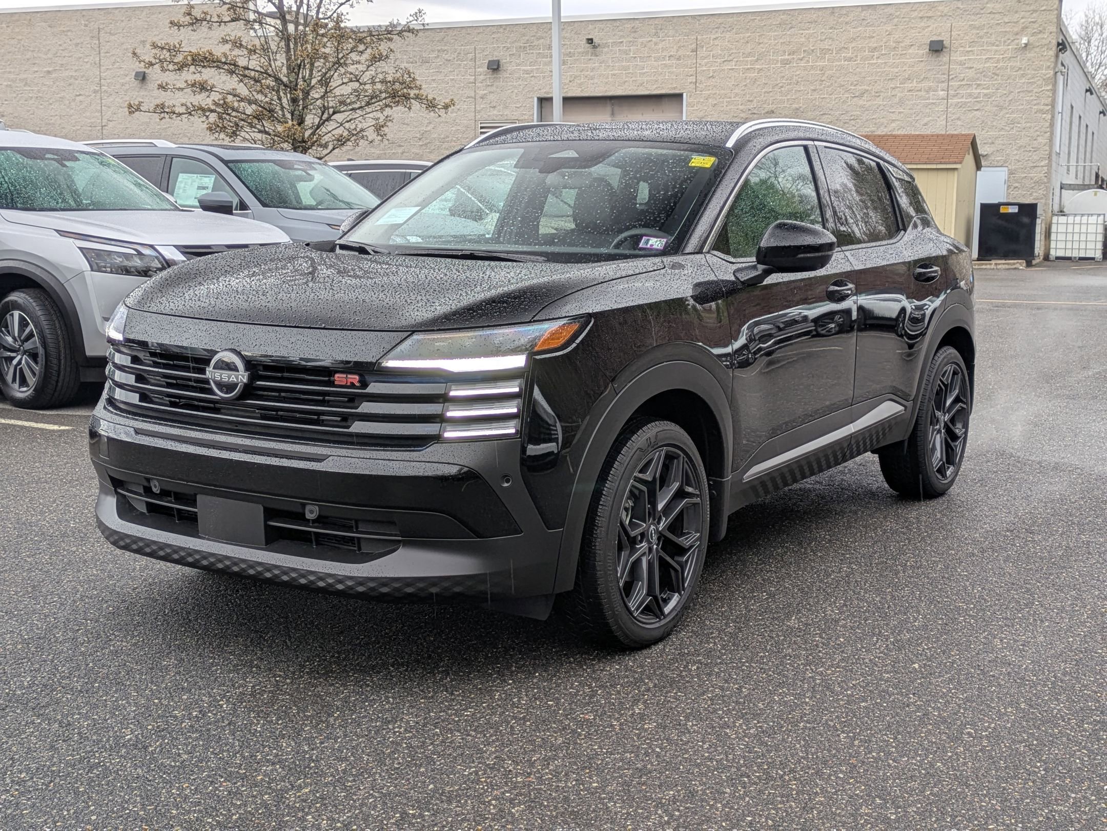 2025 Nissan Kicks SR photo 3