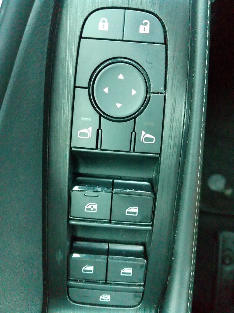 2021 Nissan Rogue SV photo 45