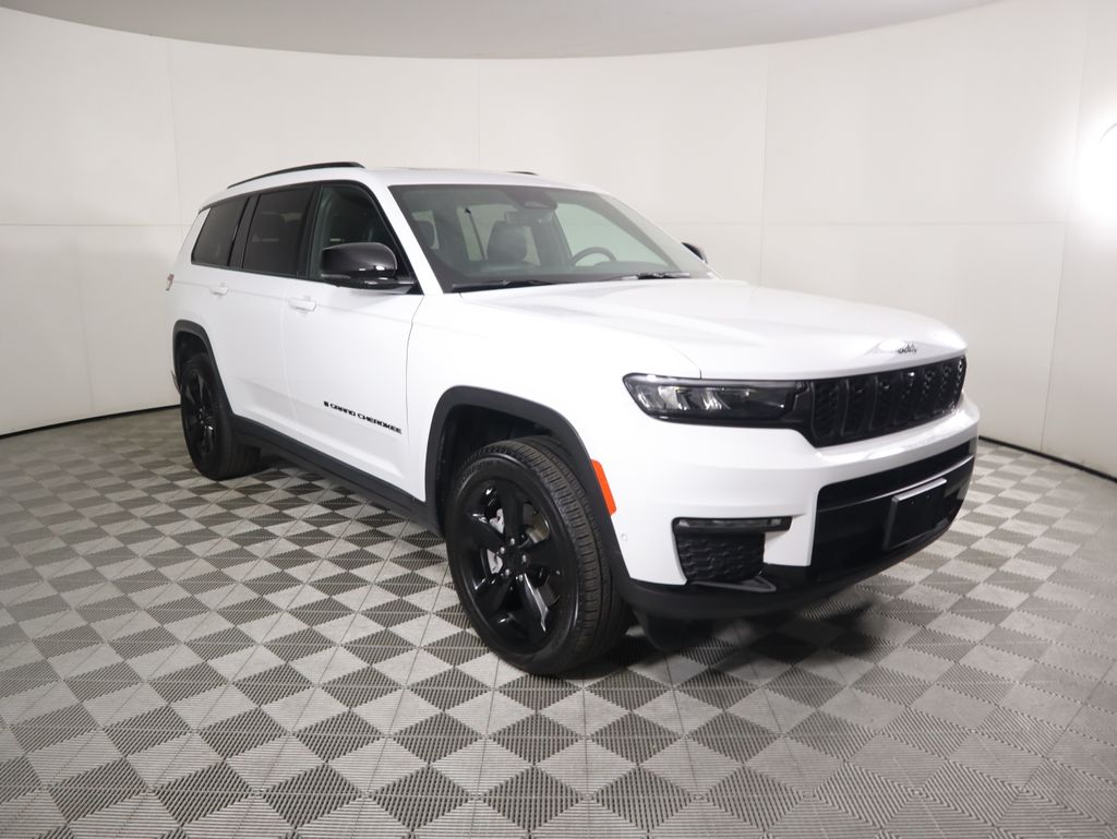 2024 Jeep Grand Cherokee Limited photo 3