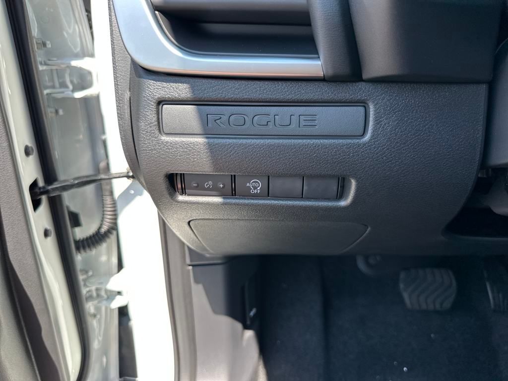 2026 Nissan Rogue S photo 12