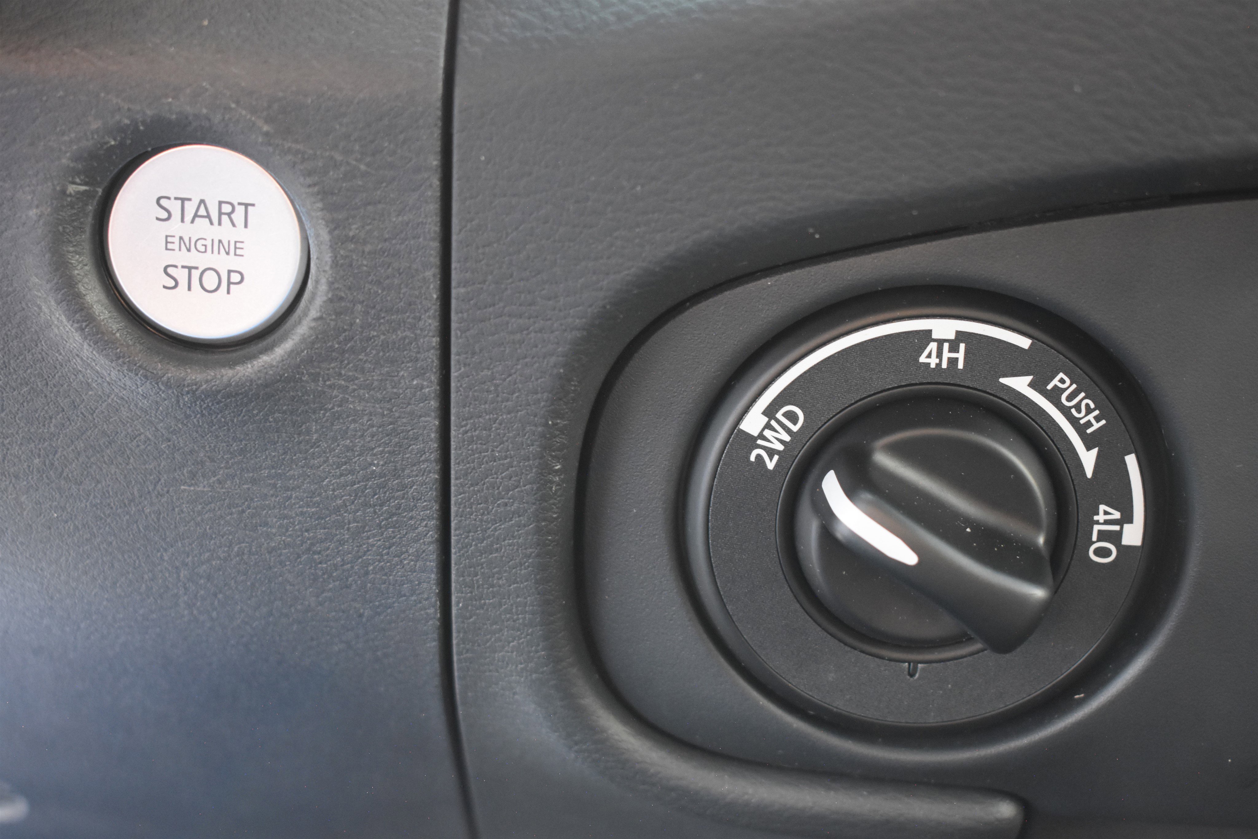 2022 Nissan Frontier Crew Cab photo 16