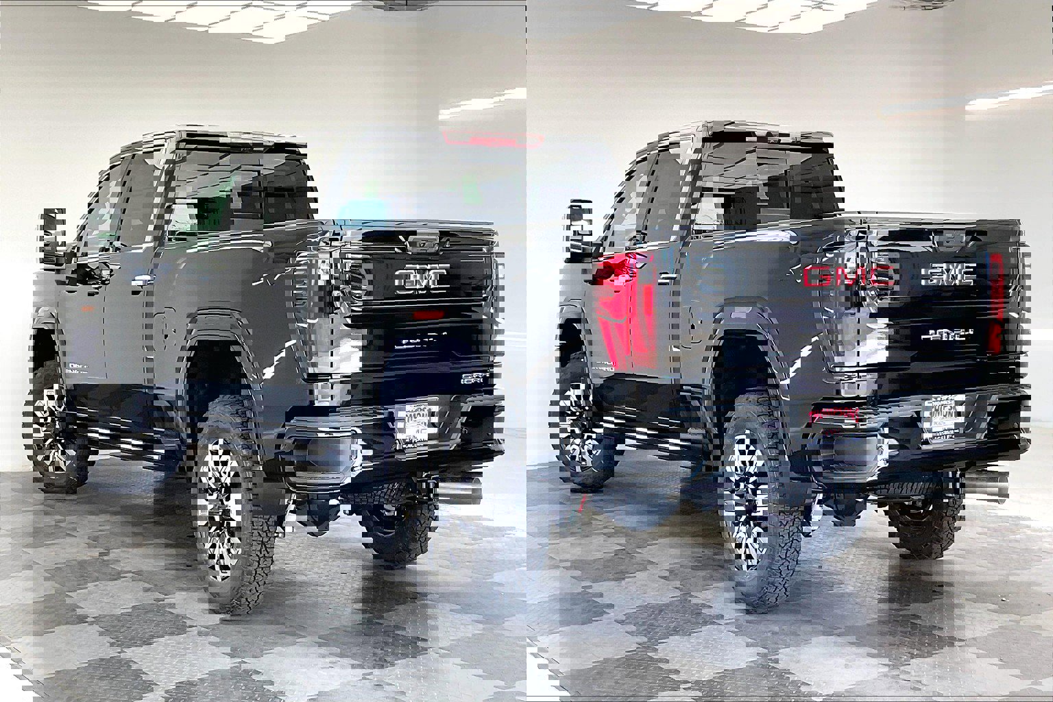 2025 Gmc Sierra 2500 HD Denali photo 2