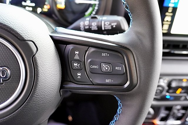 2025 Jeep Wrangler Rubicon 4xe photo 35