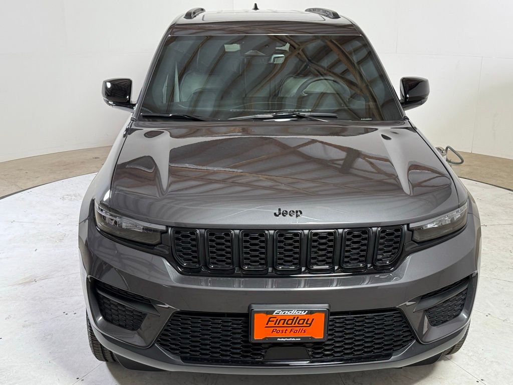 2025 Jeep Grand Cherokee Altitude X photo 2