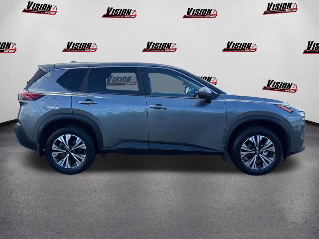2023 Nissan Rogue SV photo 4