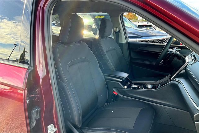 2023 Jeep Grand Cherokee Laredo photo 4