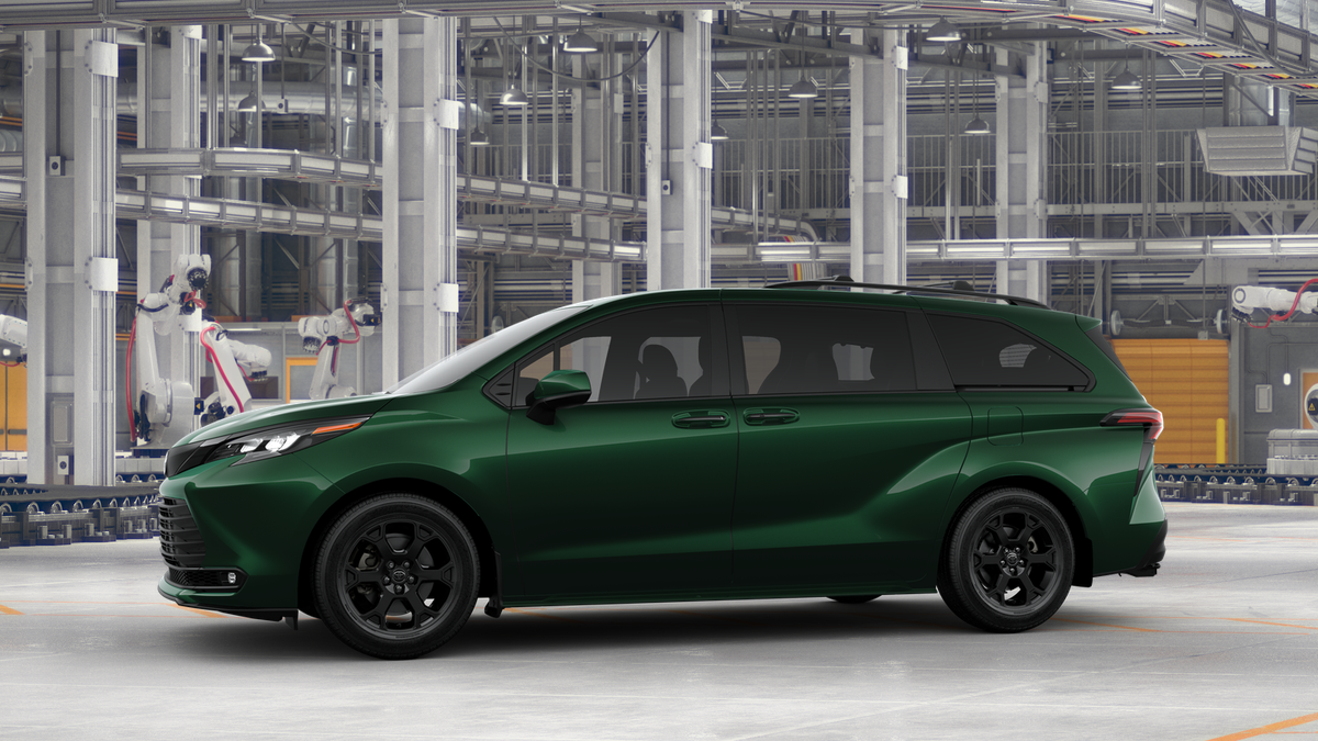 2025 Toyota Sienna Woodland Edition photo 3