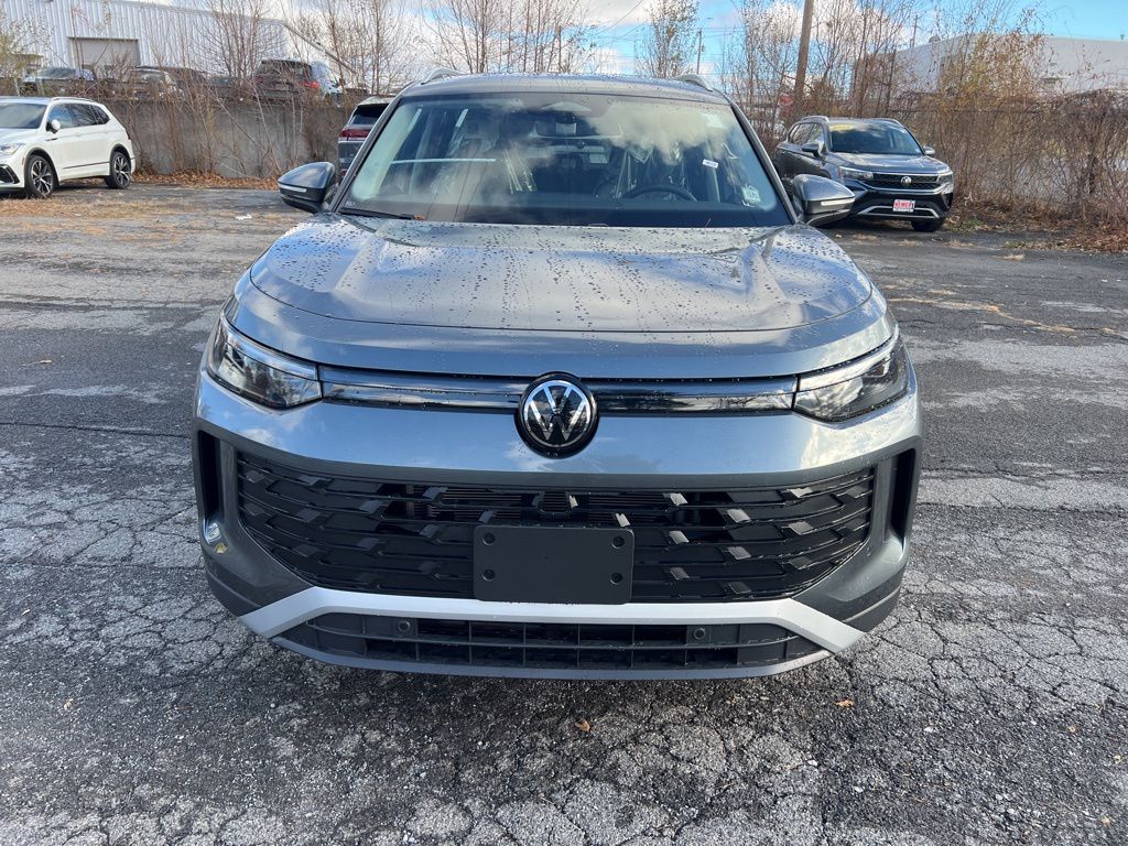2026 Volkswagen Tiguan SE photo 2