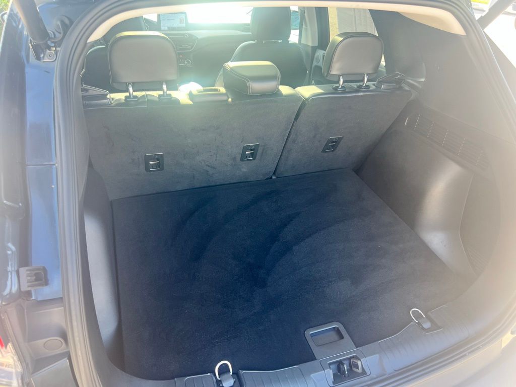 2022 Ford Escape SEL photo 24
