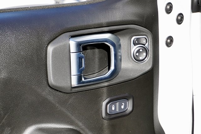 New 2026 Bright White Clear-Coat Exterior Paint Jeep Sport S image 28