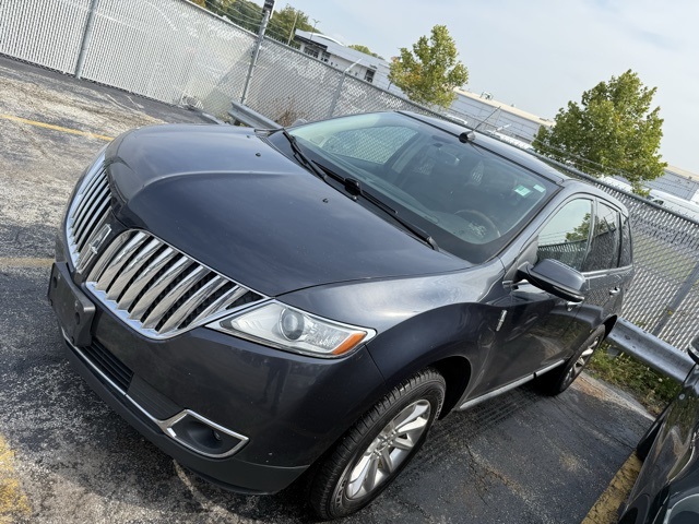 2013 Lincoln MKX Base photo 2