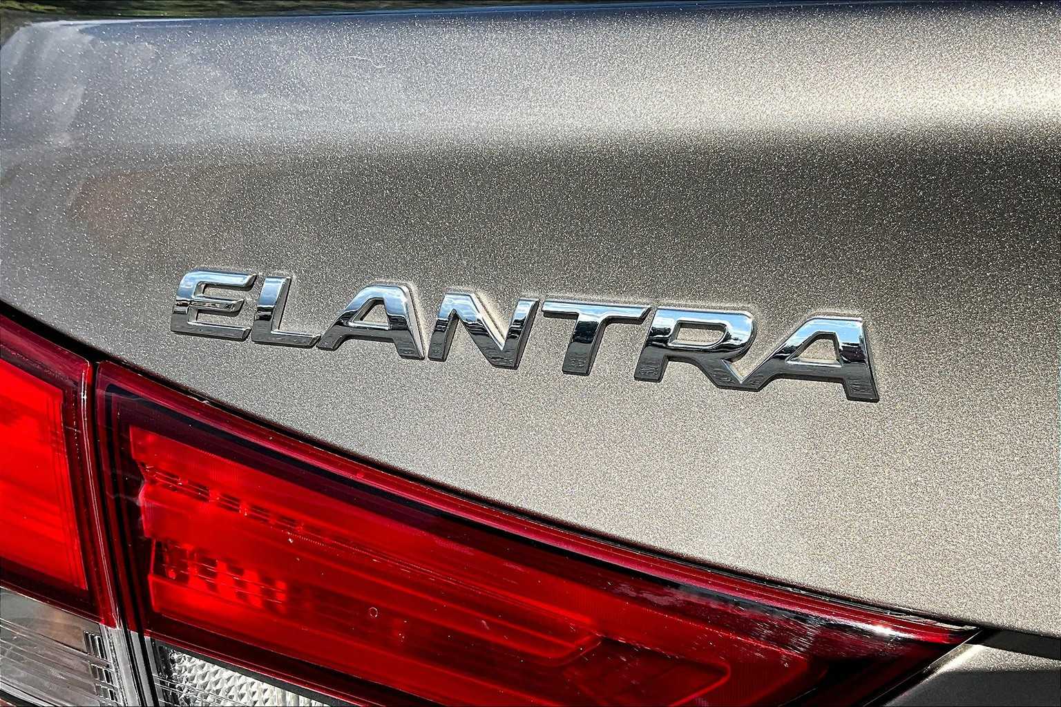 2016 Hyundai Elantra Value Edition photo 9