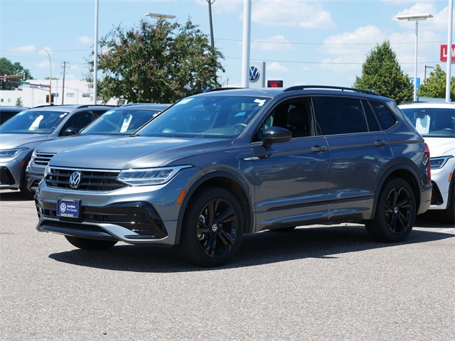2024 Volkswagen Tiguan SE R-Line Black photo 2