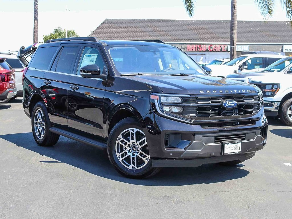 2025 Ford Expedition Active's photo