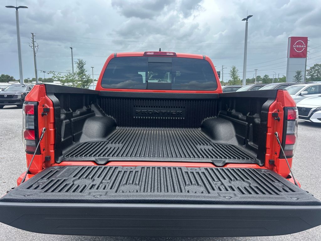 2025 Nissan Frontier PRO-4X photo 9