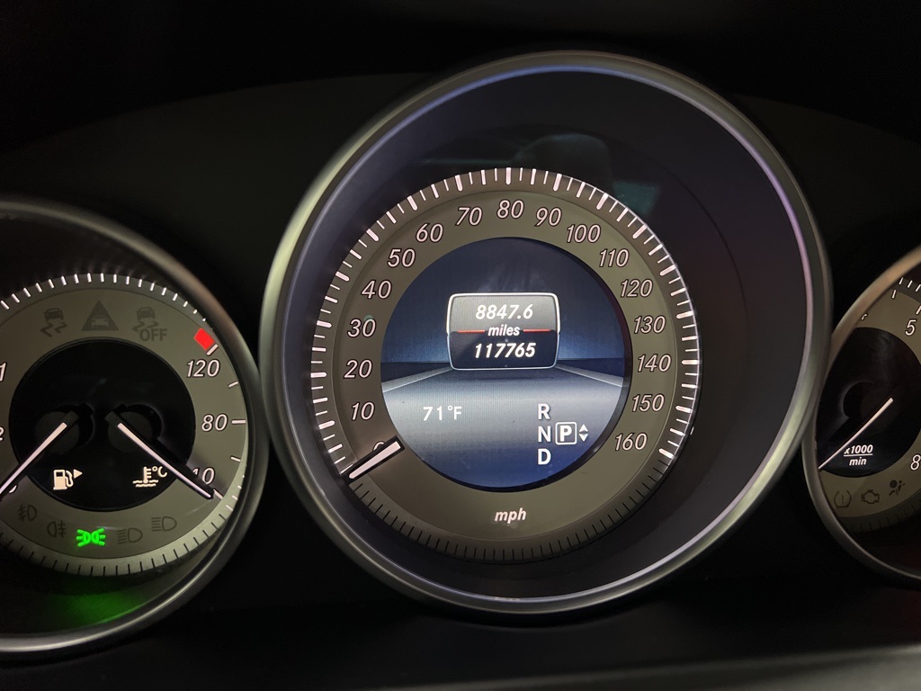 2016 Mercedes Benz E 400 4MATIC photo 22