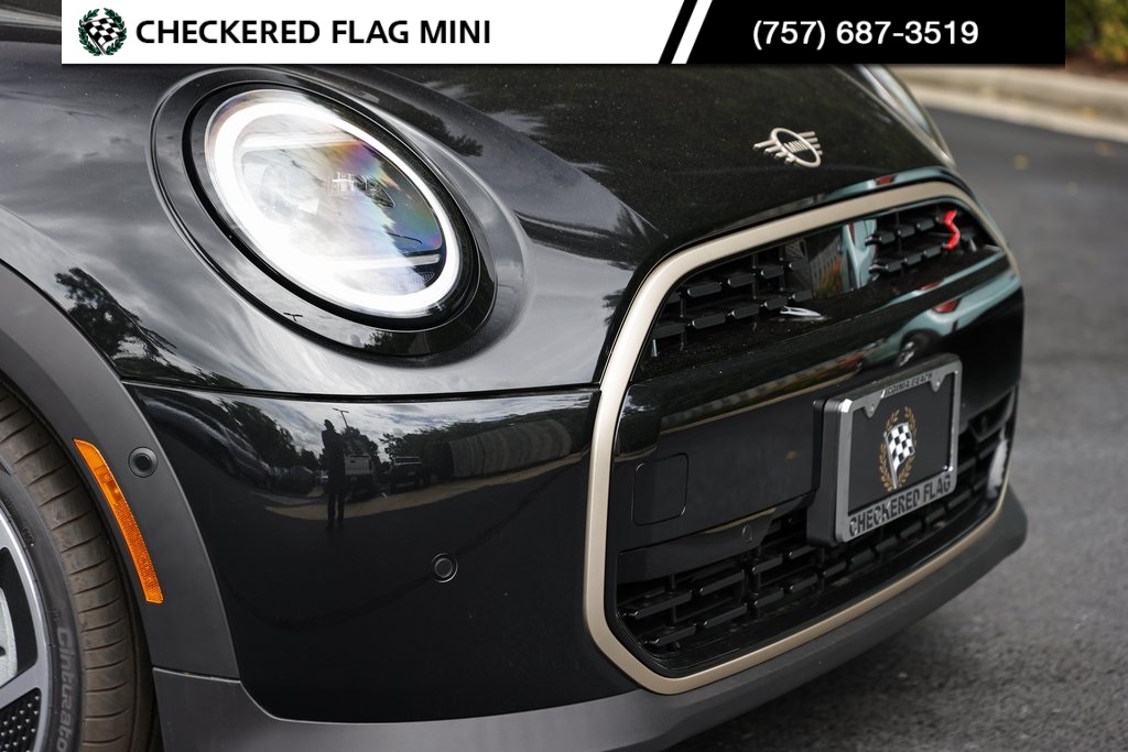 2025 Mini Cooper 2 Door Hardtop Signature photo 3