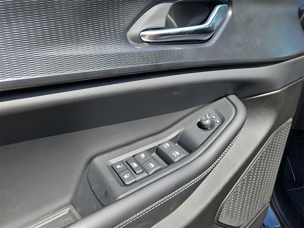 2025 Jeep Grand Cherokee Altitude photo 11